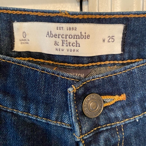 Abercrombie & Fitch woman’s size 0 jeans - Picture 3 of 5